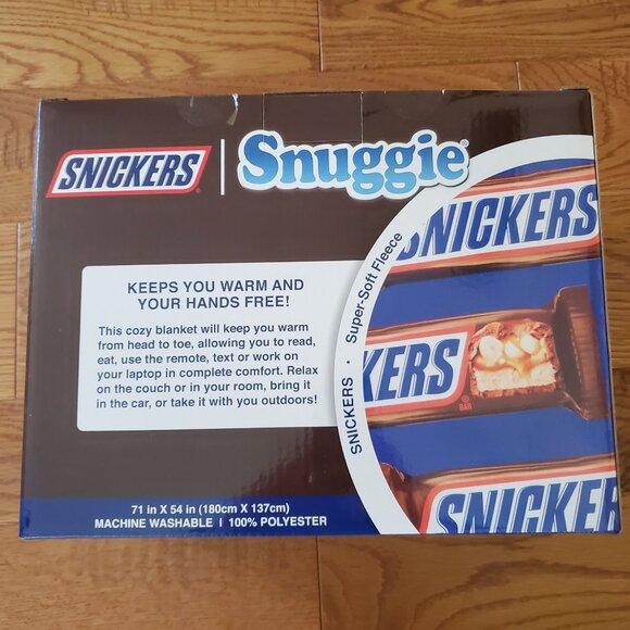 Snickers Snuggie NEW in Box The Original Wearable Blanket | One Size - Picture 3 of 5